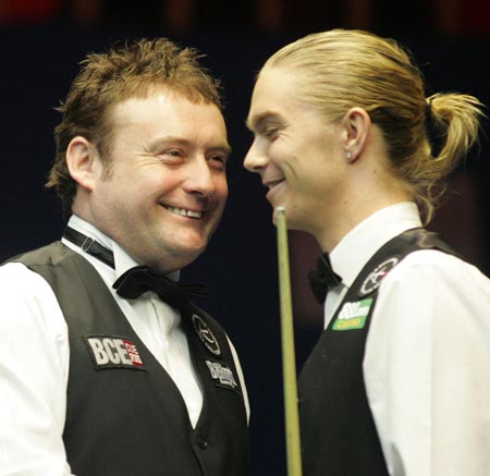 同时艾顿在 同时艾顿在