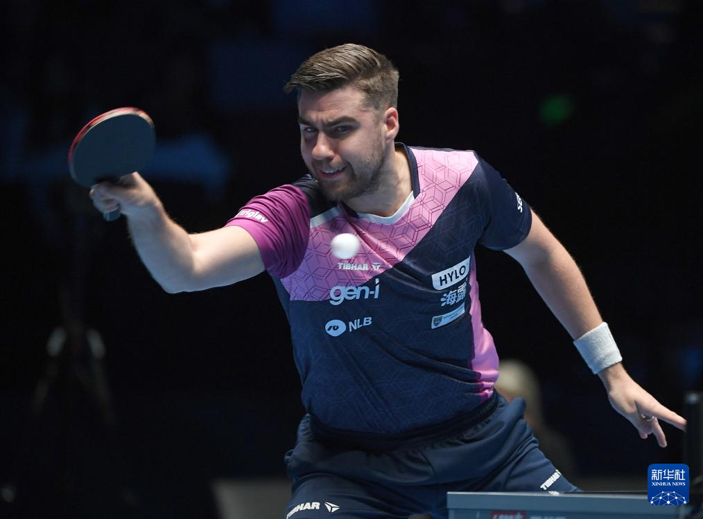 球迷之间深 球迷之间深